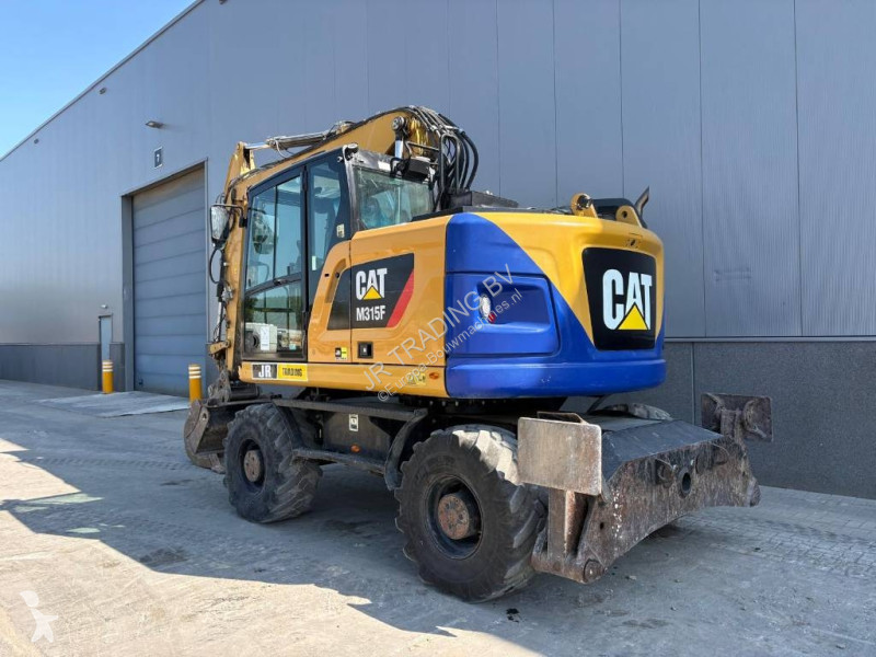 جرافة Caterpillar F