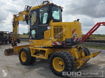 Pelle sur pneus Komatsu
