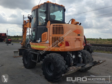 Pelle sur pneus Komatsu