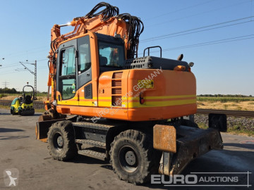 Pelle sur pneus Komatsu