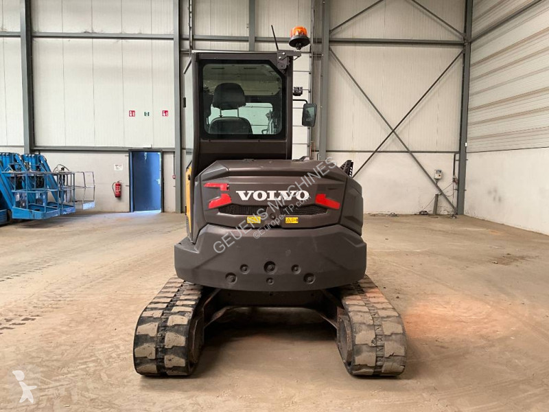 جرافة Volvo ECR F