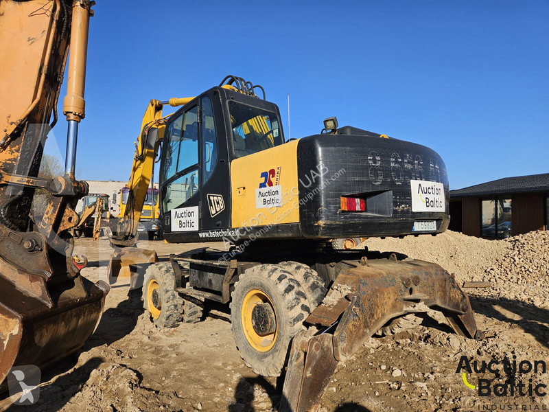 Excavator JCB