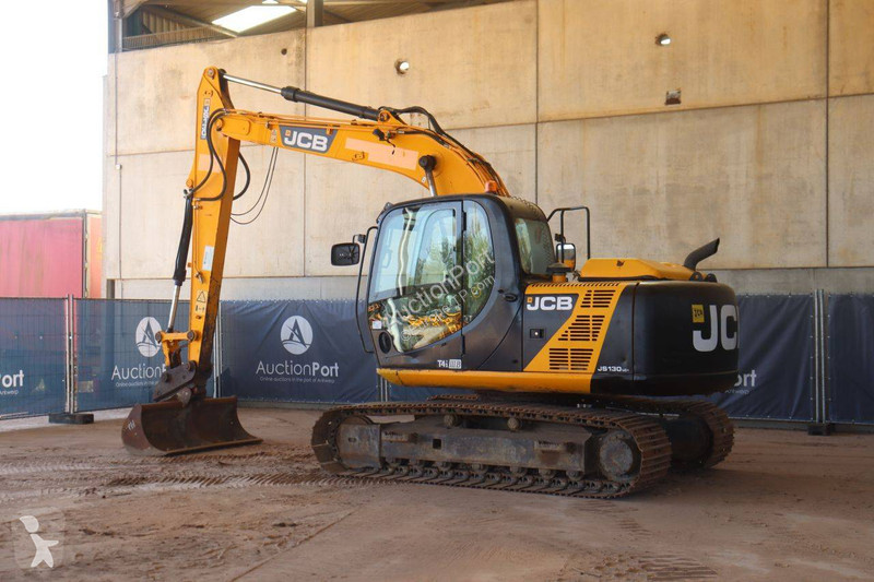 Excavator JCB