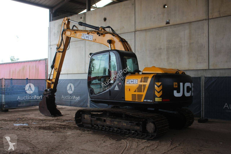 Excavator JCB