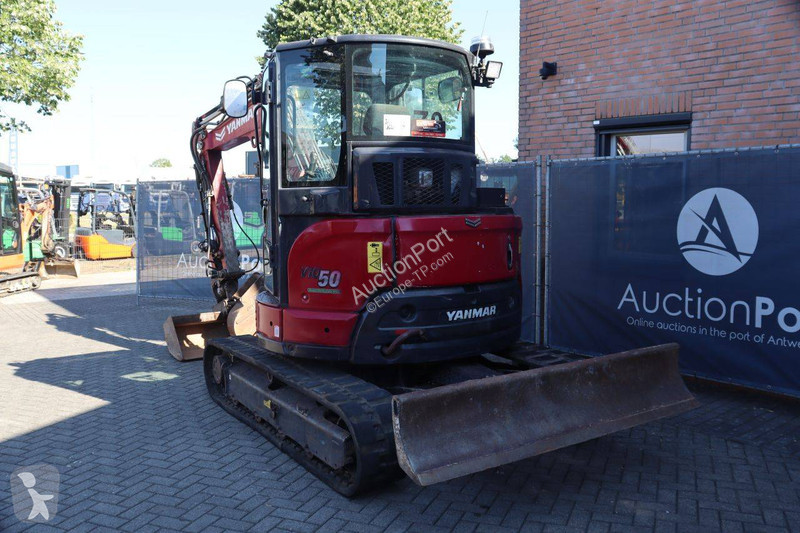 Lopatový nakládač Yanmar VIO50-6B