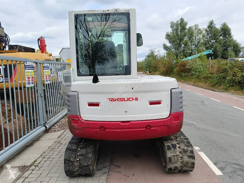 Excavator Takeuchi 5 ton rups graafmachine...
