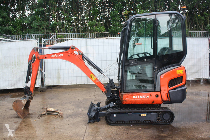 Багер Kubota