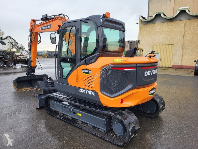 Багер Develon  DX85R-7