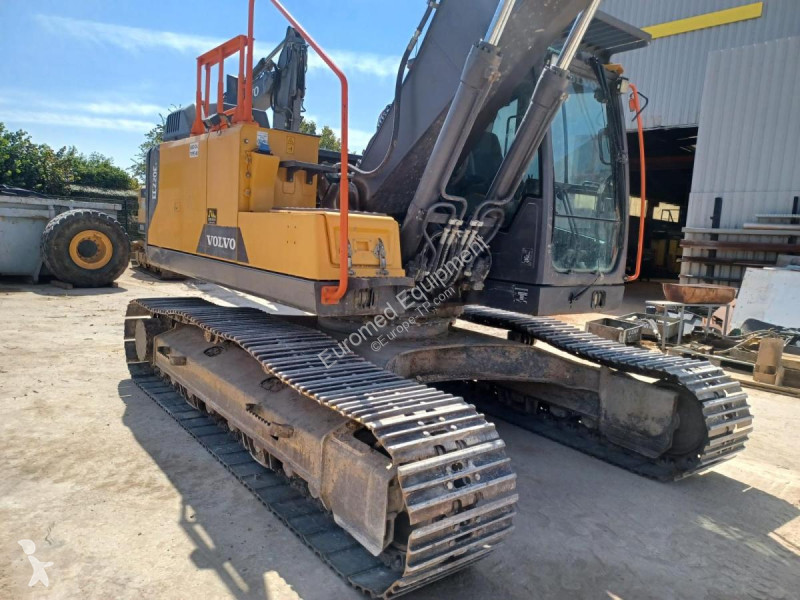 Pelle Volvo  EC220E