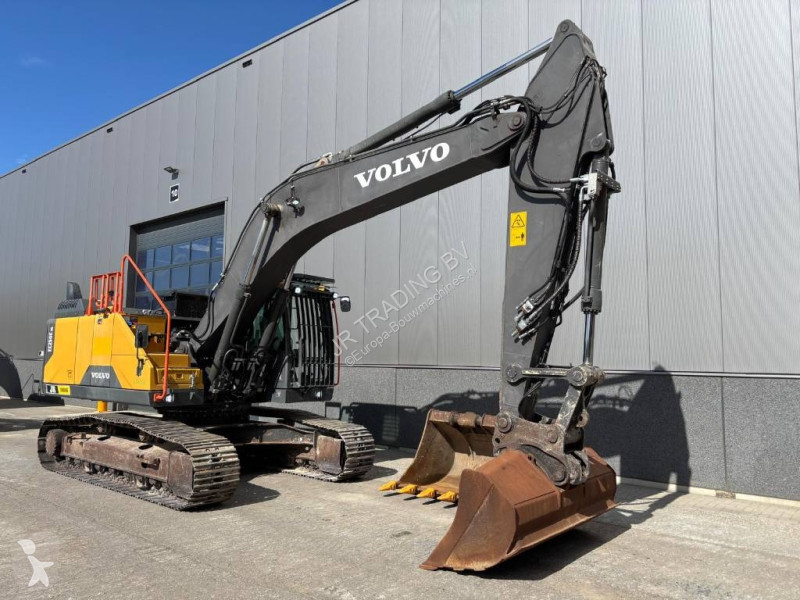 Pelle Volvo 250 ENL (Two buckets)