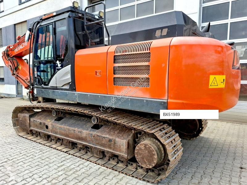 Багер Hitachi