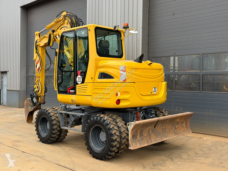 Excavadora Takeuchi TB295W-1