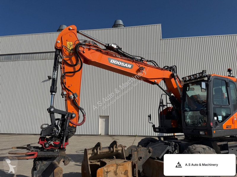 Pelle Doosan W