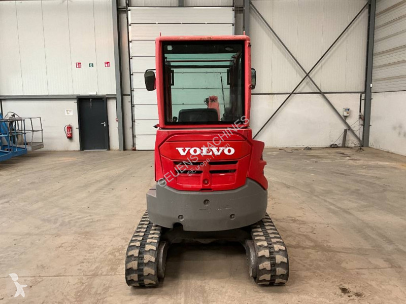 Excavadora Volvo ECR D