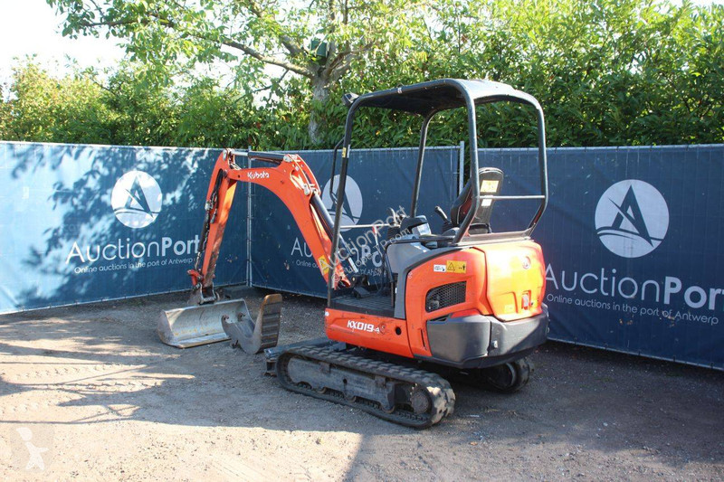 Багер Kubota