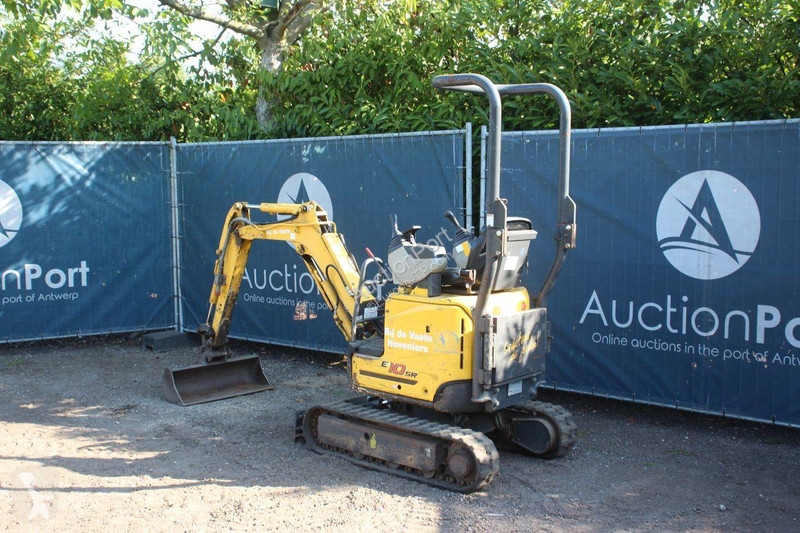 جرافة Yanmar E10SR