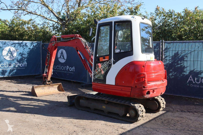 Багер Kubota