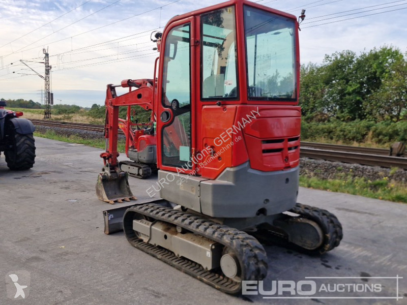 Багер Volvo ECR25D
