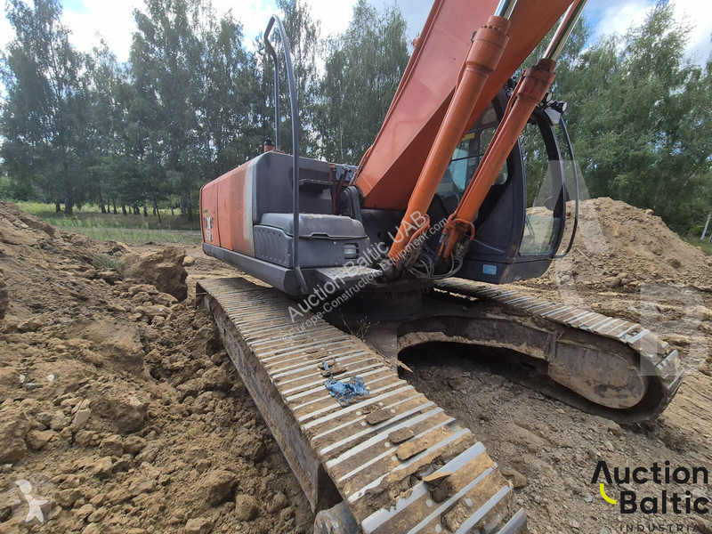 Багер Hitachi 250LC