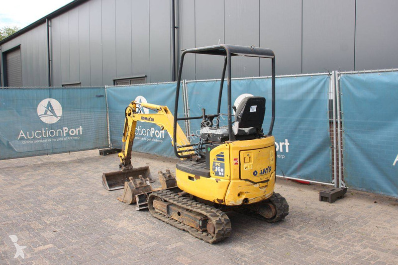 Екскаватор Komatsu PC16R-3HS