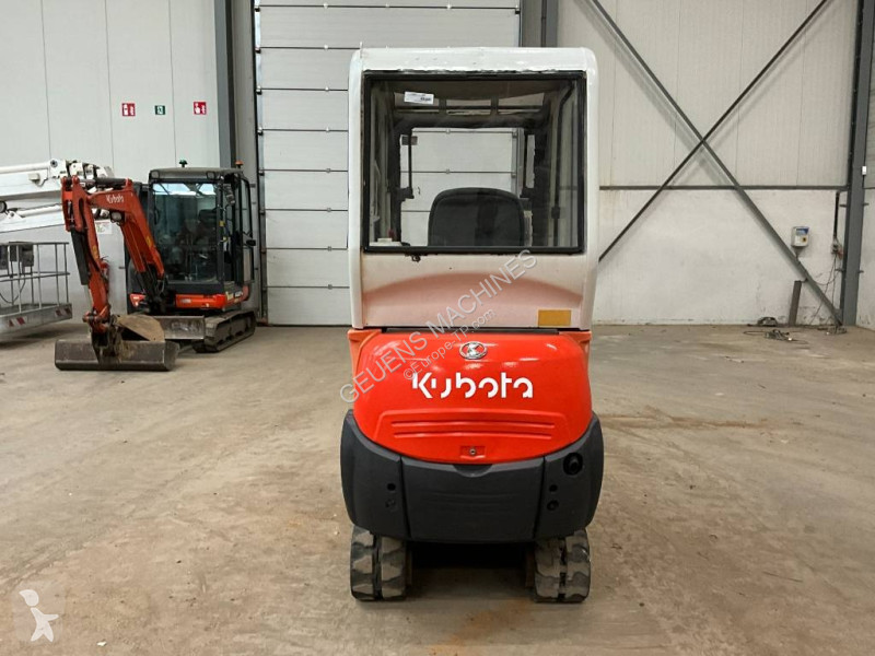 Excavadora Kubota 413