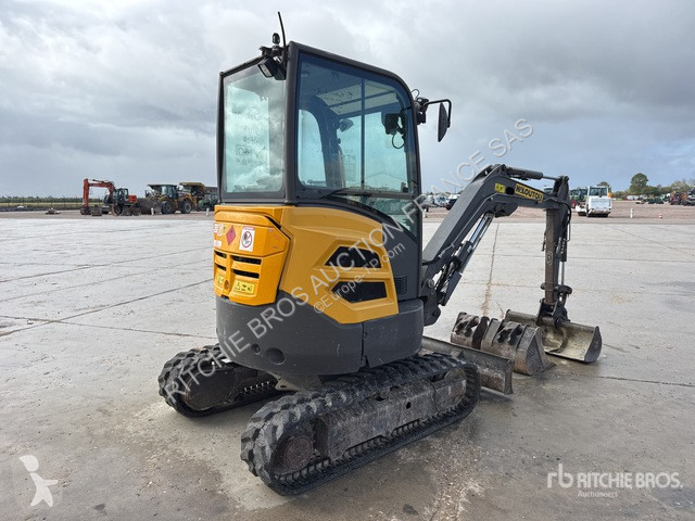 Екскаватор Volvo ECR25D