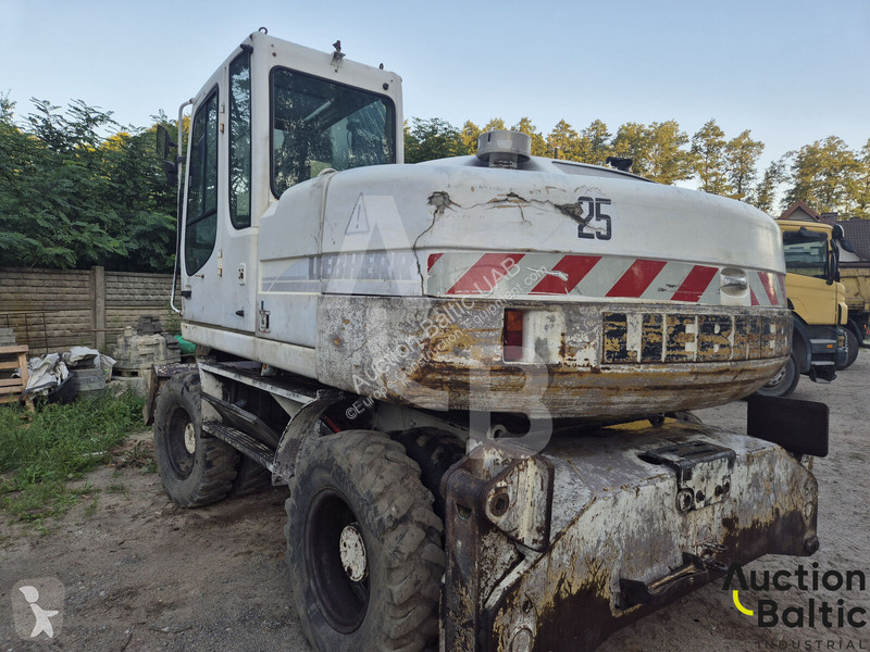Екскаватор Liebherr