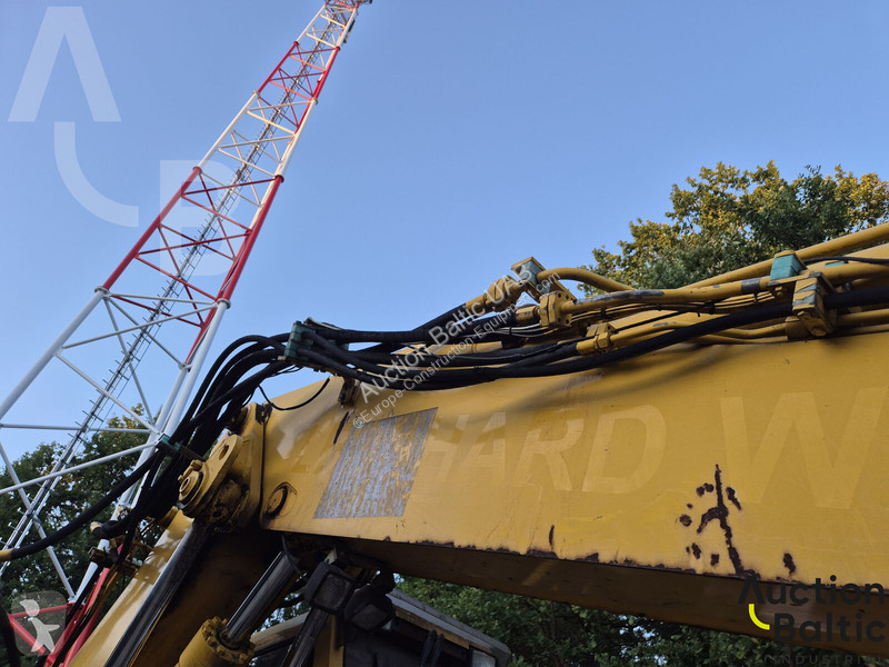 Екскаватор Caterpillar