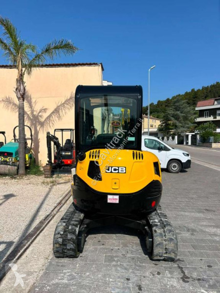 Екскаватор JCB