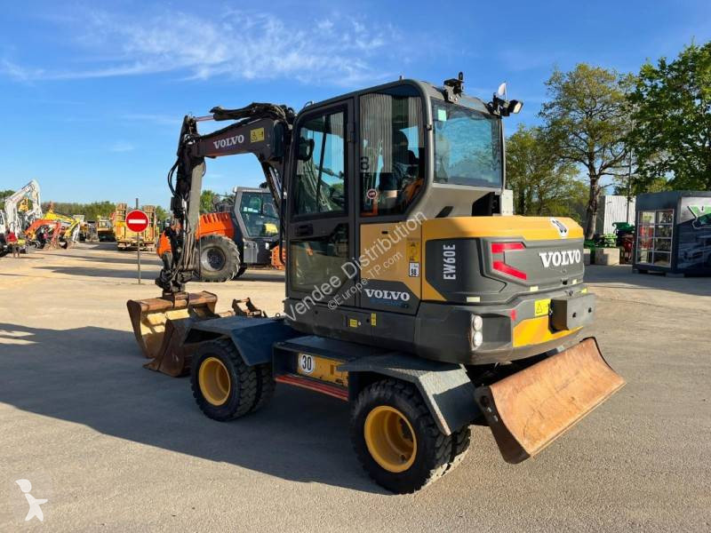 Экскаватор Volvo EW60E