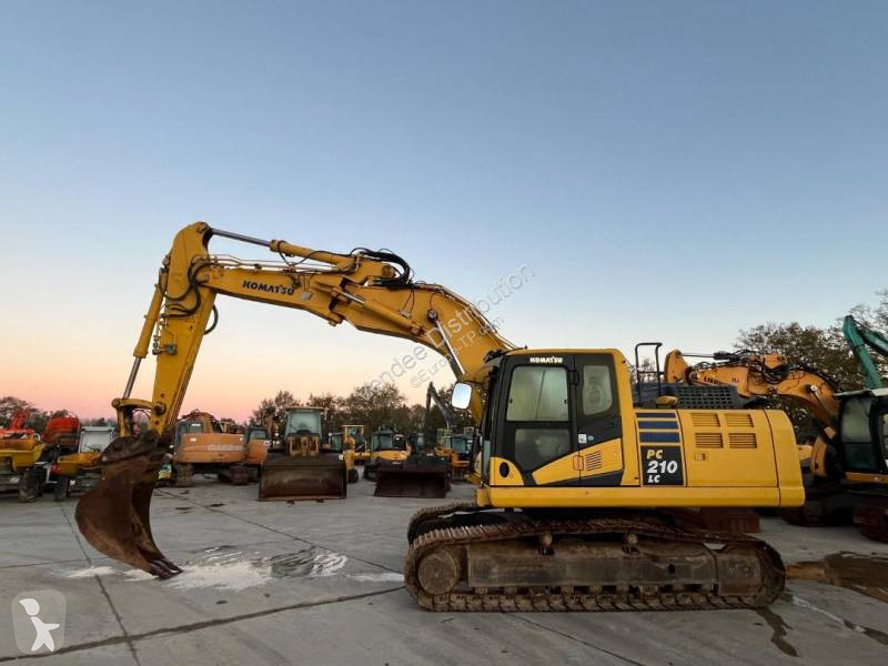 Экскаватор Komatsu PC210