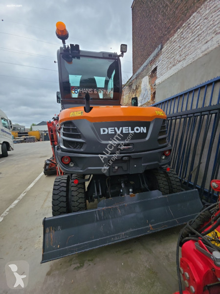 Экскаватор Develon  dx57w-7