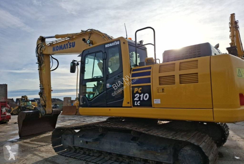 Экскаватор Komatsu 11E0