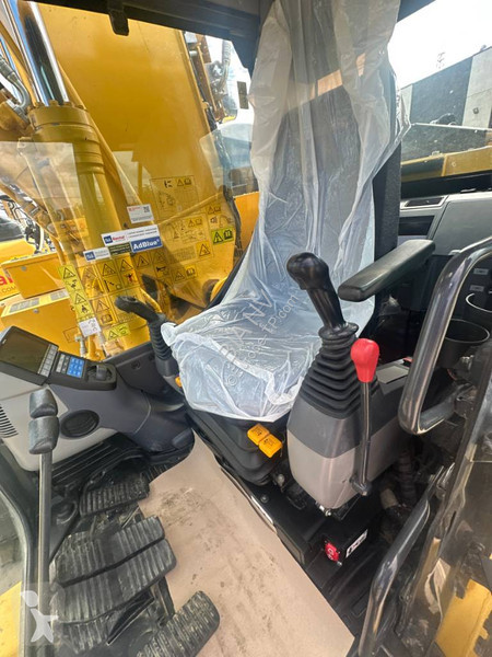 Экскаватор Komatsu 11E0