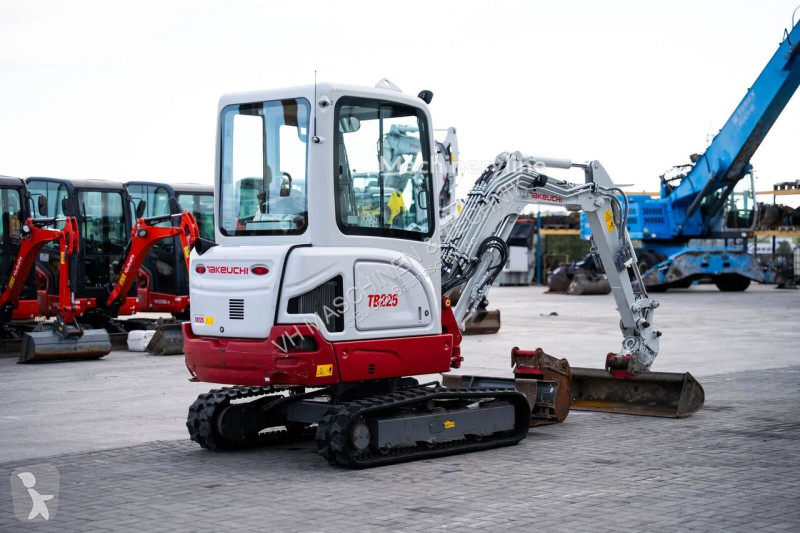 Экскаватор Takeuchi TB225