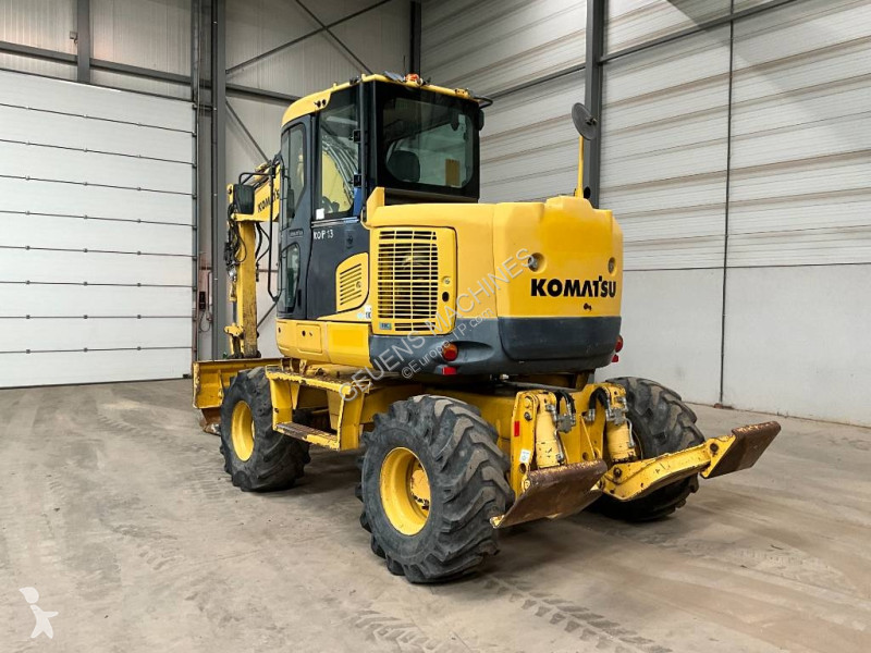 Экскаватор Komatsu MR8