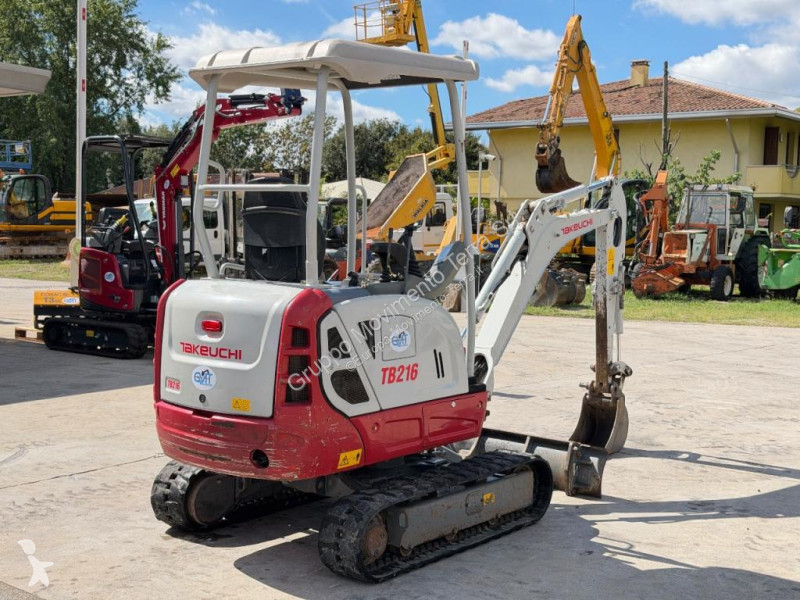 Экскаватор Takeuchi TB216
