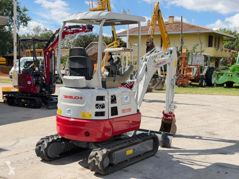 Экскаватор Takeuchi TB217R