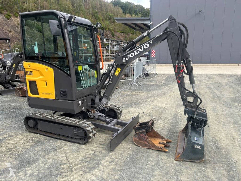 جرافة Volvo EC 18 E