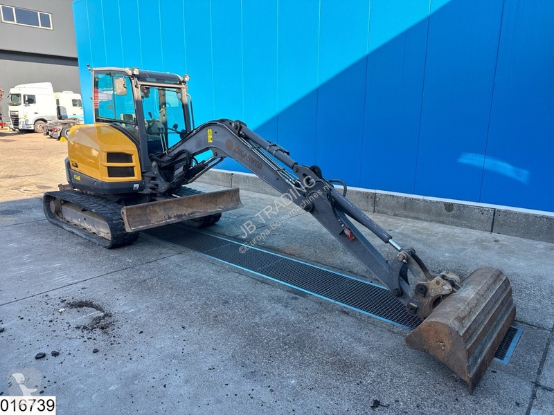جرافة Volvo ECR 50d 5010 kg, 31.2 kW, 2019
