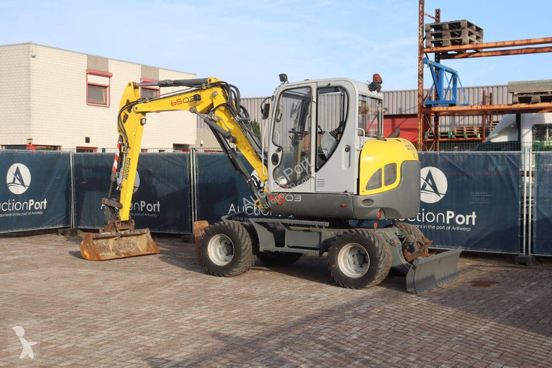 جرافة Neuson 6503