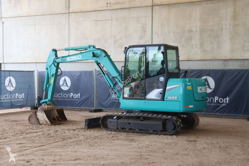 جرافة Kobelco 8