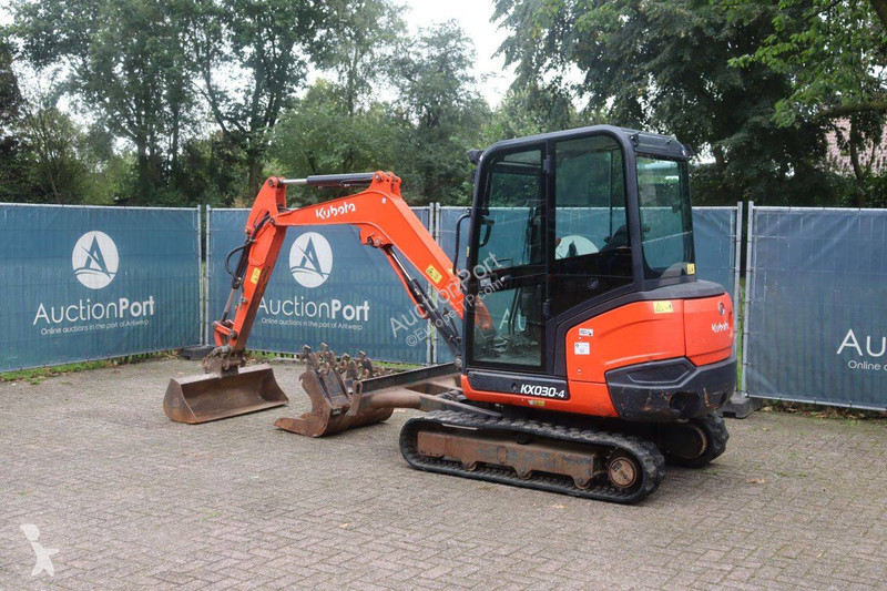 Excavadora Kubota KX030-4