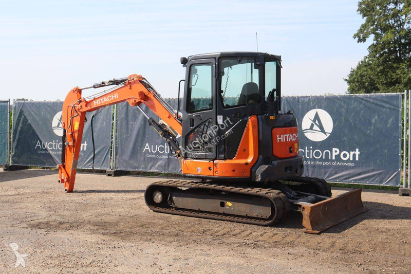 جرافة Hitachi ZX48U-5A CLR