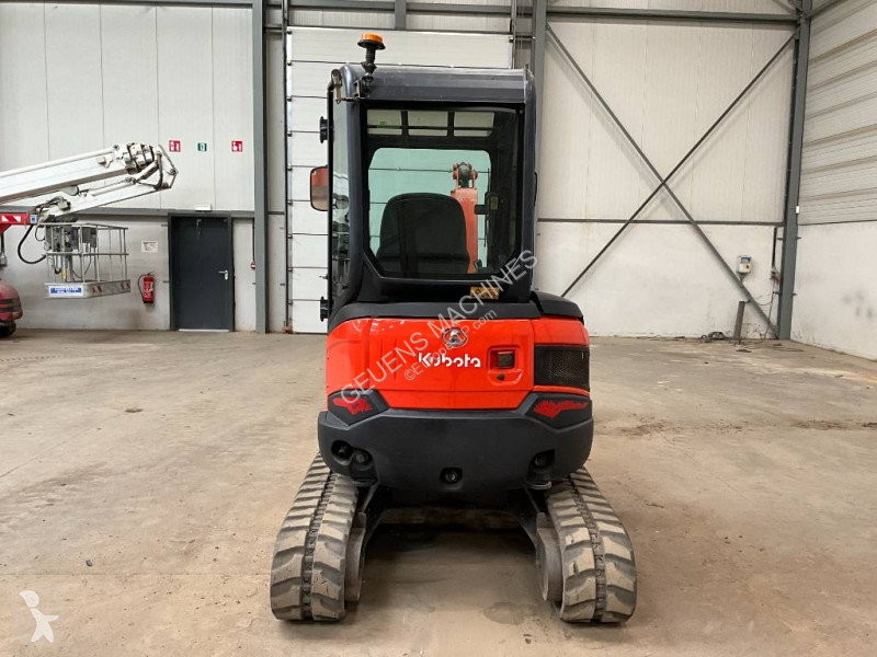 جرافة Kubota 274