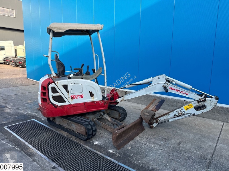 جرافة Takeuchi TB216 2700 hr, 11,5 kW, 1770 kg,...