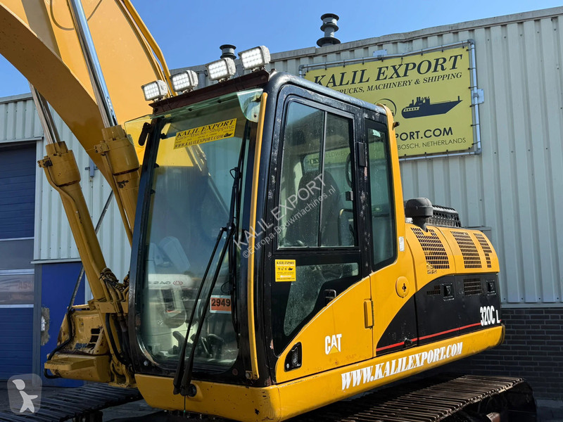 جرافة Caterpillar Excavator - 23.9T - Hammer...