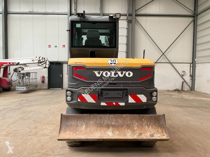 جرافة Volvo EW 60 E powertilt