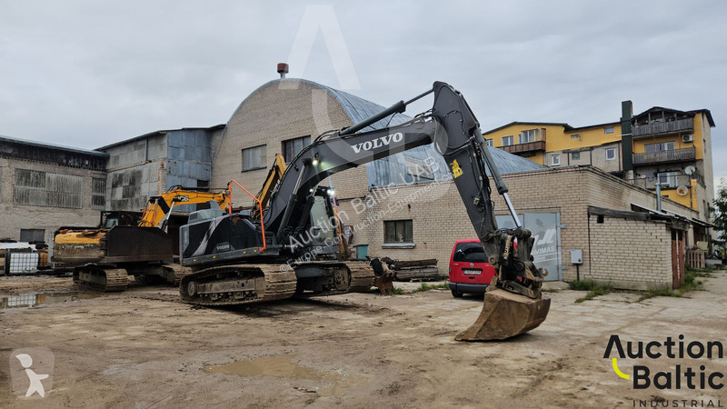 جرافة Volvo EC220EL