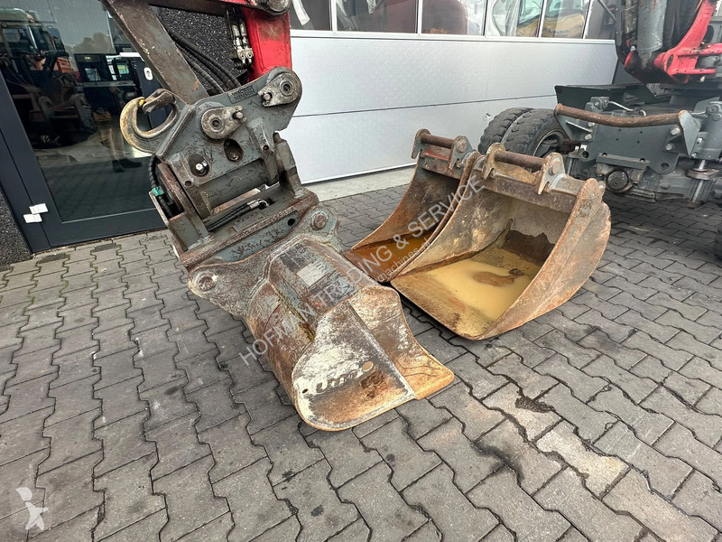 جرافة Wacker Neuson 2